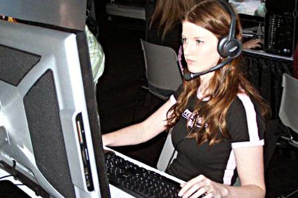 Gamer Girl Gets Fucked While Playing Yakuza Porn Videos My XXX Hot Girl
