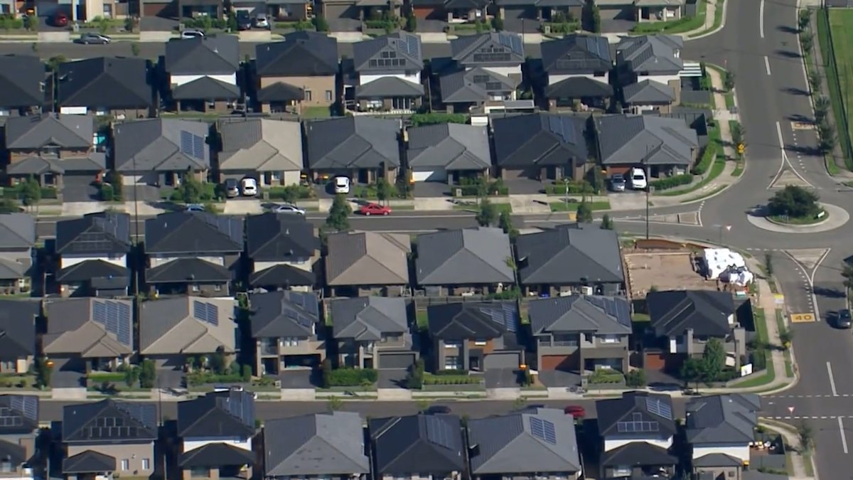 House prices continue downward trend nationwide