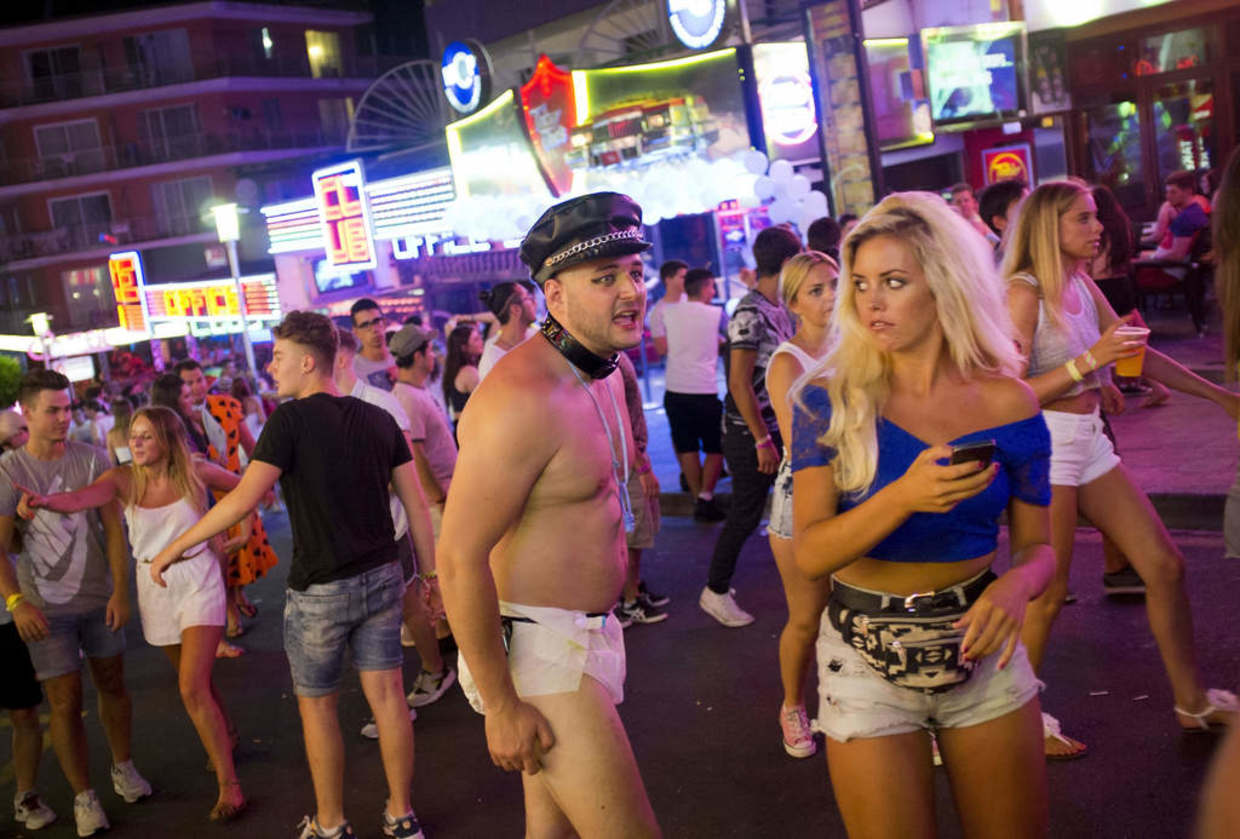 Magaluf bar crawl shut down in wake of viral sex video