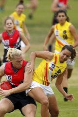 The reigning premiers were trounced 32-86 by new entrants to the competition, the Northern Territory Thunder.