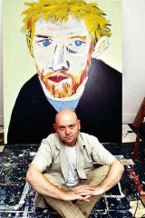 Adam Cullen with his Archibald Price-winning <i>Portrait of David Wenham</i> in 2000.