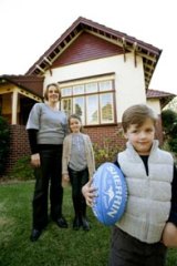 ``Italophiles'' ... Ann Howe and   children Isabella, 8, and Campbell, 5, at    home in Haberfield.