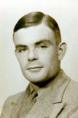 Alan Turing Who Broke Enigma Code In World War Ii Pardoned By Queen Over Conviction For Homosexuality
