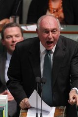'It's too simplistic to link one hot spell to climate change' ... Warren Truss.