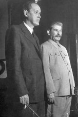 Trusted: Hokins with Joseph Stalin in 1941.