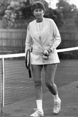That year, in her victorious semi-final, Dalton wore a dress designed for her by Ted Tinling, which she wore again in 1990.