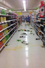 Goods fell from the shelves at Coles supermarket in Warragul, south-east of Melbourne, as the quake hit.