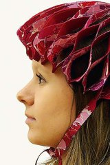 The helmet is made from robust textiles that folds easily.
