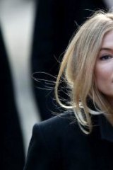 <i>News of the World</i> editor Andy Coulson listened to Sienna Miller's voice message for Daniel Craig before scheming to cover the phone hacking, says Dan Evans.