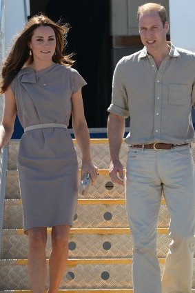 The duchess arrived in the Northern Territory wearing a simple Roksanda Ilincic shift dress.
