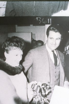 Miller with Judy Garland in Sydney.