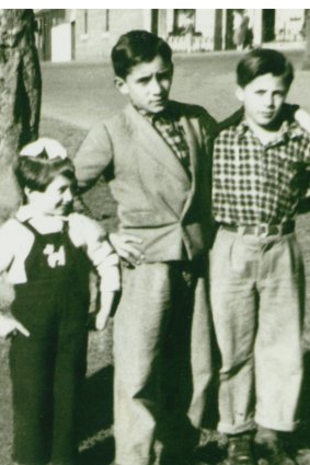Carmel, Vince and Quin Scalzo in North Melbourne c. 1956. 