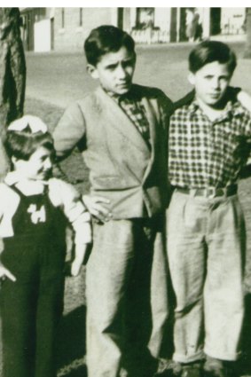 Carmel, Vince and Quin Scalzo in North Melbourne c. 1956. 