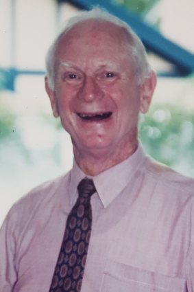 Dr Guy White remained at CSIRO as Chief Research Scientist until his official retirement in 1990.