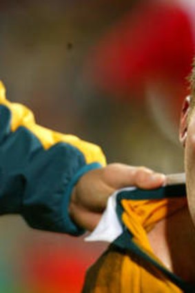 Clyde Rathbone suffers a concussion for the Wallabies in 2004.