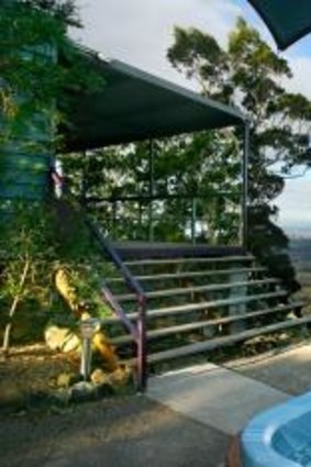 Cabin in the Clouds, Vacy.