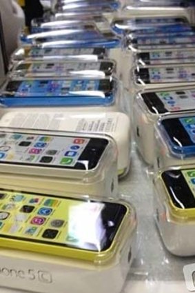 A leaked image claiming to be of the iPhone 5C in various colours.