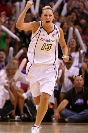 Penny Taylor playing in the WNBA in 2009.