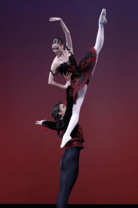 Elisa Badenes and Daniel Camargo from the Stuttgart Ballet in <i>Don Quixote</i>.