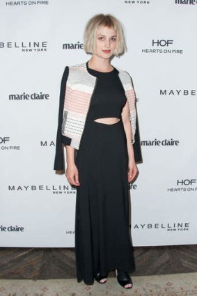 Alison Sudol shows that full length can be chic.