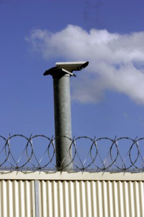 A report by the Victorian Ombudsman says the prison population has grown by 25 per cent in three years.