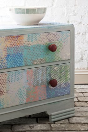 Klee-coloured chest of drawers with dots.