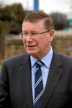 Premier Denis Napthine 'vehemently disagrees' with the federal government over future subsidies for Toyota.