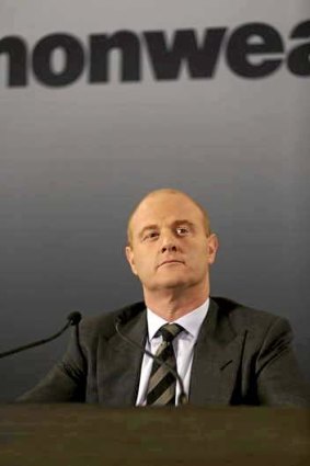Commonwealth Bank chief Ian Narev has backed the Abbott government's wind back of financial advice reform laws.