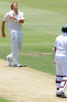 Shane Watson of Australia hurts his hamstring during the second Test.