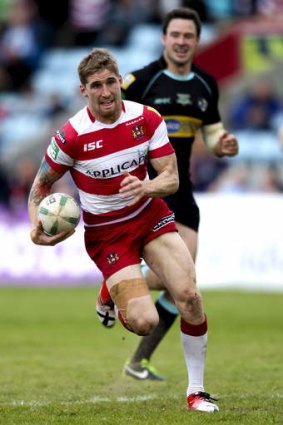 Sam Tomkins on the fly for Wigan against London this year.