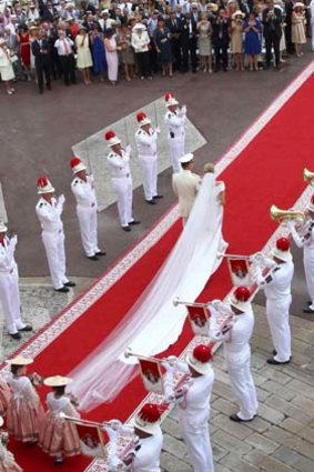 The wedding dress took 2500 hours to prepare.