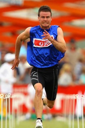Andrew Robinson winning the 2013 Stawell Gift.