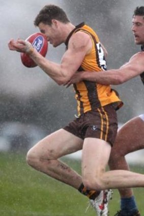 Luke Lowden playing in the VFL in 2012.