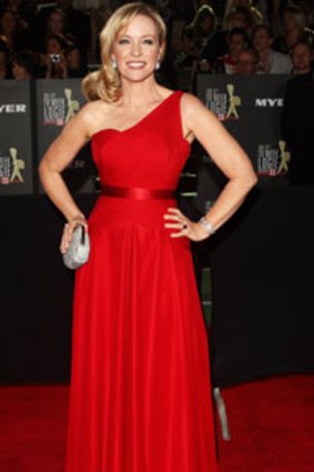 Gold Logie winner Rebecca Gibney looks stunning on the red carpet at the 2009 Logie Awards.