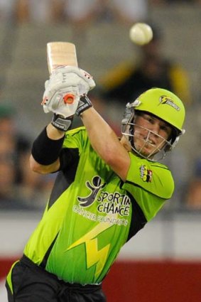 In the pink &#8230; big hitter David Warner is in negotiations to join the Sydney Sixers from cross-town rivals the Thunder.