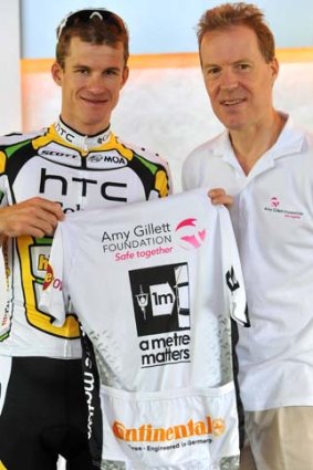 Regrets ... Cycling Australia vice-president Stephen Hodge (right) who quit in disgrace today.