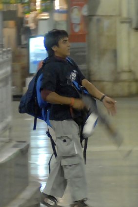 Amir at Mumbai railway station.