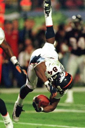 Bad ol' days ... a Broncos player is tripped in the 1999 Super Bowl.