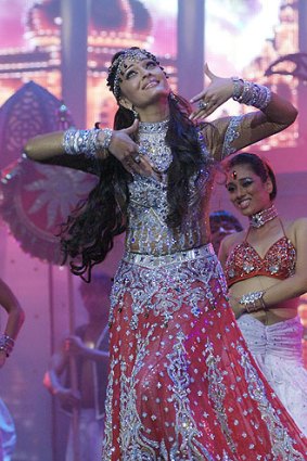 Aishwarya Rai Bachchan performs at the 2009 International Indian Film Academy Awards.