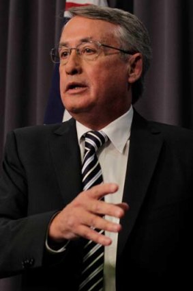 An "intellectual pygmy"... Wayne Swan.