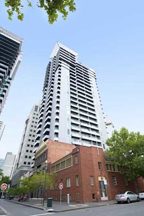 The existing highrise building at 25-33 Wills Street, Melbourne.