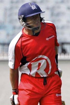 Brad Hodge injured his hamstring playing for the Melbourne Renegades yesterday.