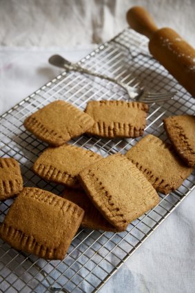 Rustic: Speculaas (Dutch-spiced biscuits) can have patterns moulded onto them but fork imprints work just as well.