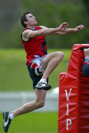 Darren Jolly trains for Melbourne in 2003.