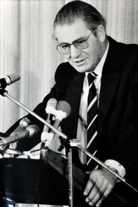 Minister for Territories Gordon Scholes in 1984.