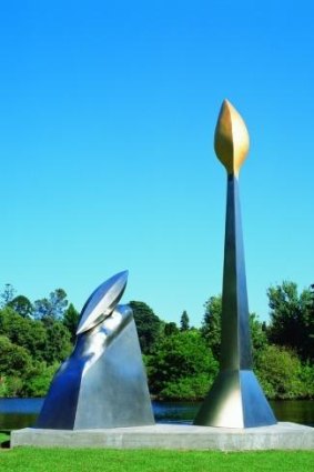 The dynamic stainless steel forms of <i>Corona</i>, 1996, Melbourne.