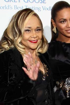 Etta James in 2008 with Beyonce, who played her in the film Cadillac Records.