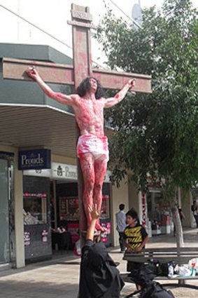 This crucifixion reenactment made Geelong police cross.