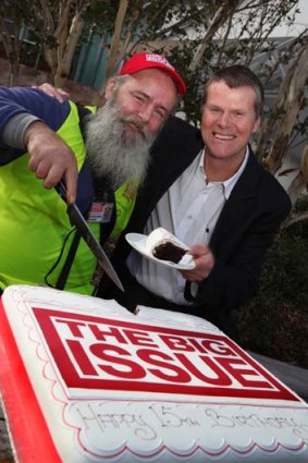 Big Issue vendor Paul Stolejda with CEO Steven Persson.
