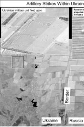 A satellite image that purports to show self-propelled artillery only found in Russian military units, on the Russian side of the border, oriented towards Ukraine.